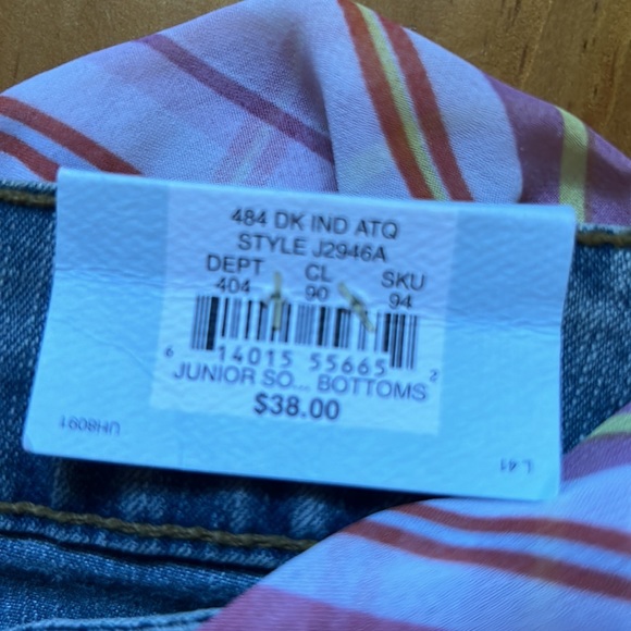 SO Wear it Declare it jeans with scarf belt; new with tag; size 7 juniors - Picture 3 of 5